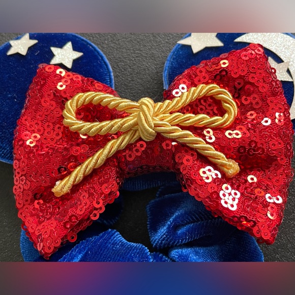Mickey Mouse Scrunchie (Sorcerer Mickey) - Picture 2 of 6